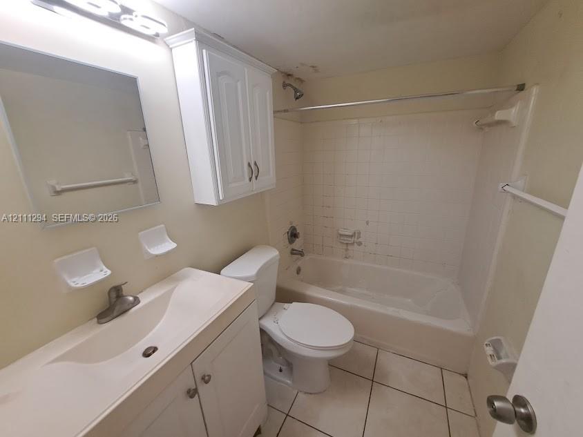 2303 S Federal Highway 8 Property Photo 5