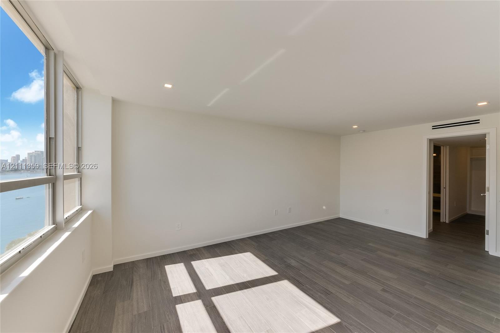 11 Island Avenue 908 Property Photo 8