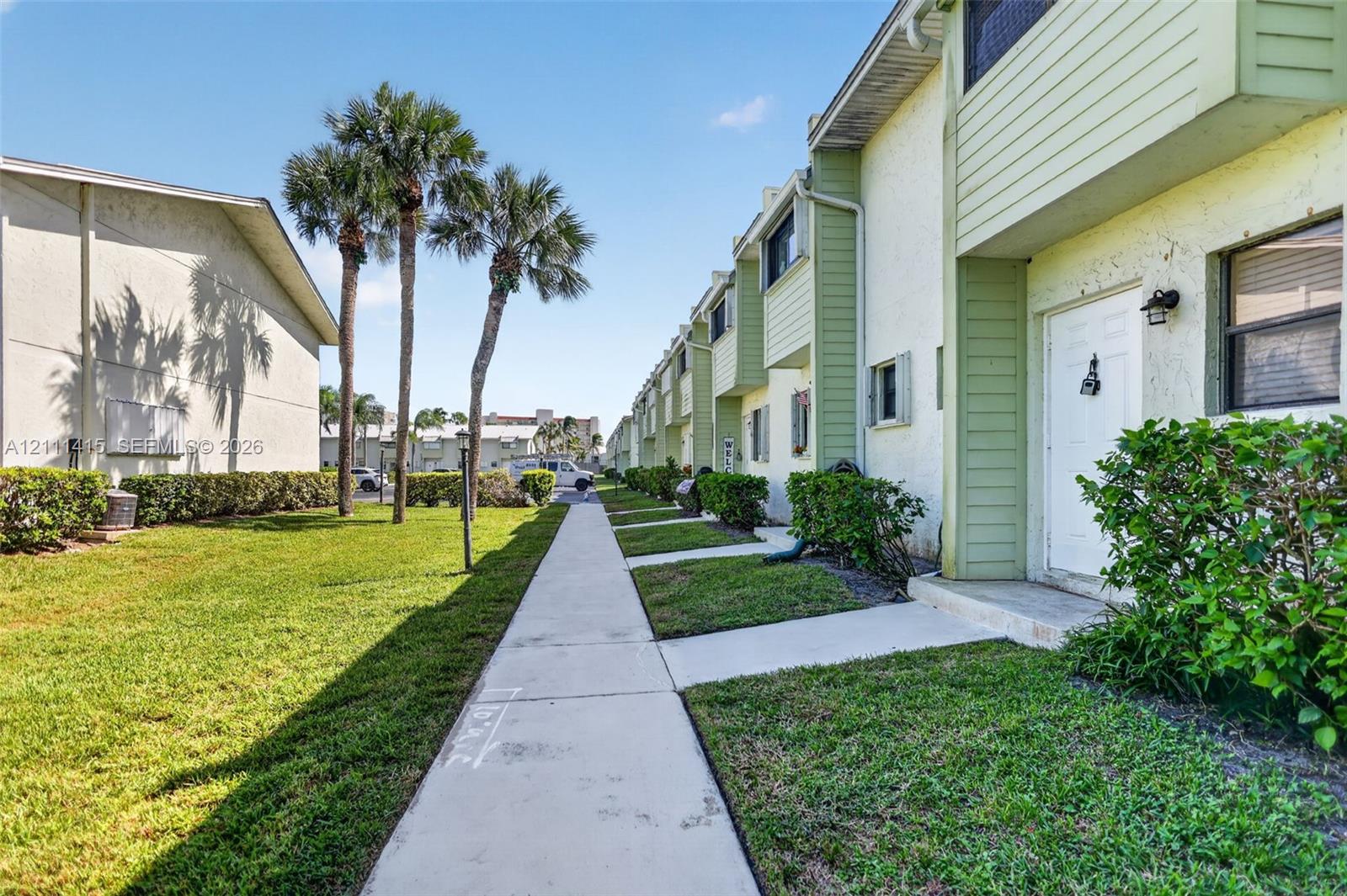 9423 S Ocean Drive 80 Property Photo 3