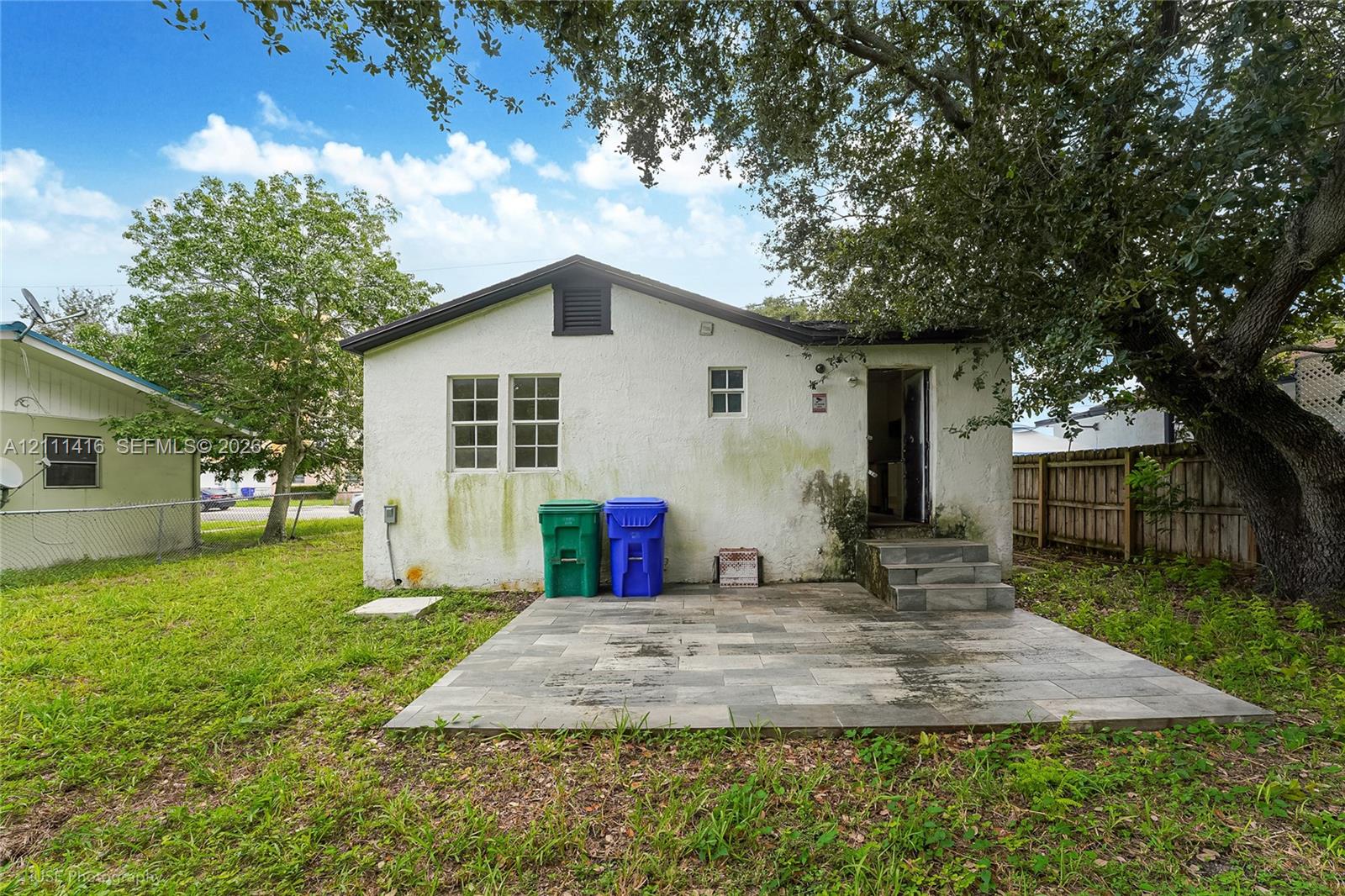 1053 Nw 55th Street Property Photo 2