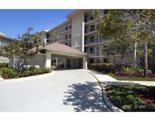 801 Seafarer Circle 405 Property Photo 1