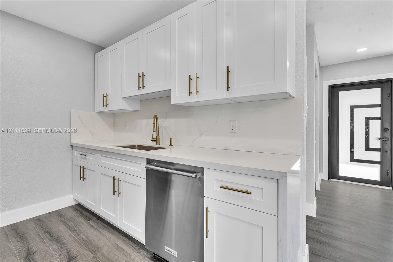 255 Ne 41st Street Property Photo 8