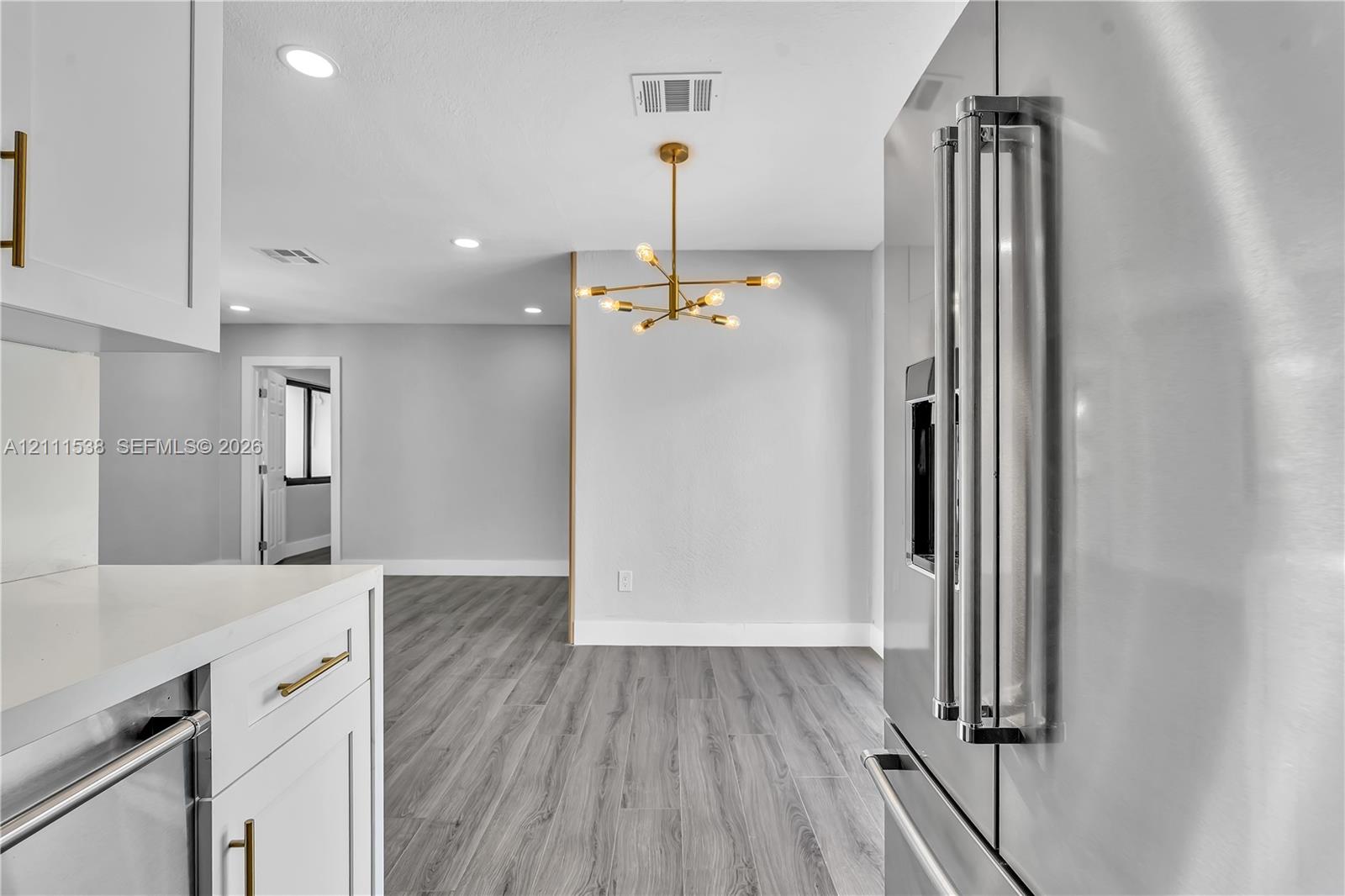 255 Ne 41st Street Property Photo 10