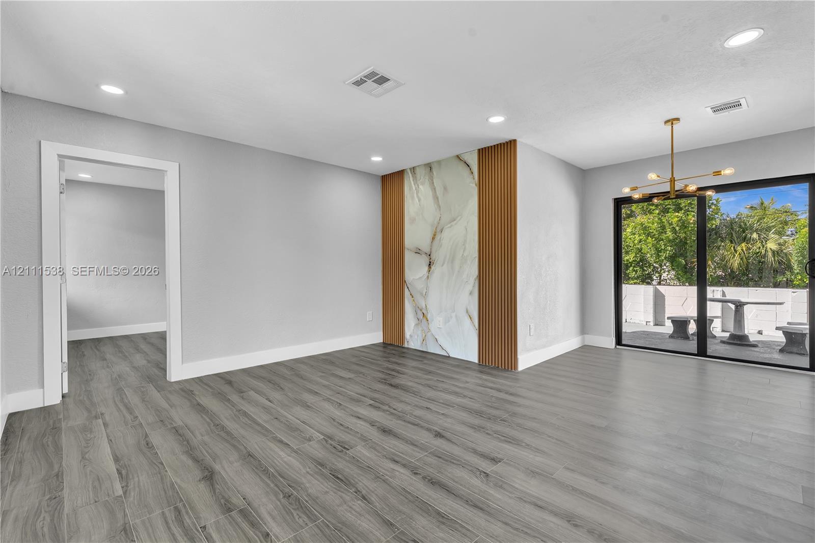 255 Ne 41st Street Property Photo 11