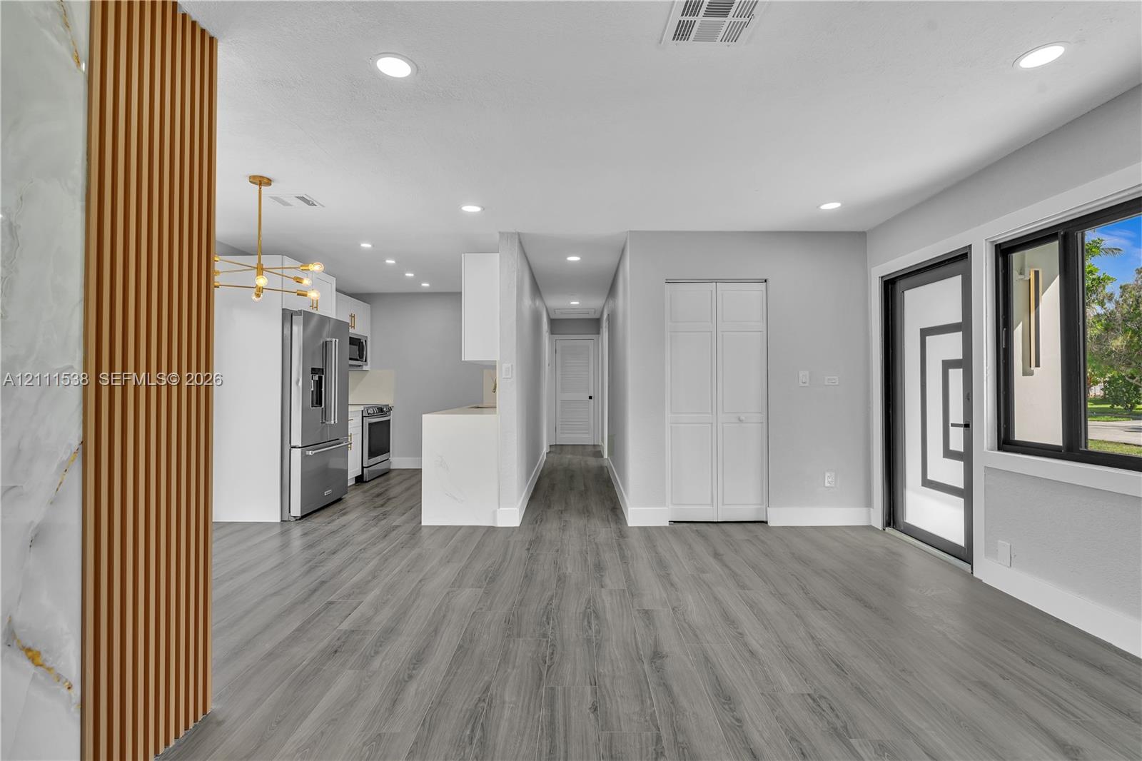 255 Ne 41st Street Property Photo 13