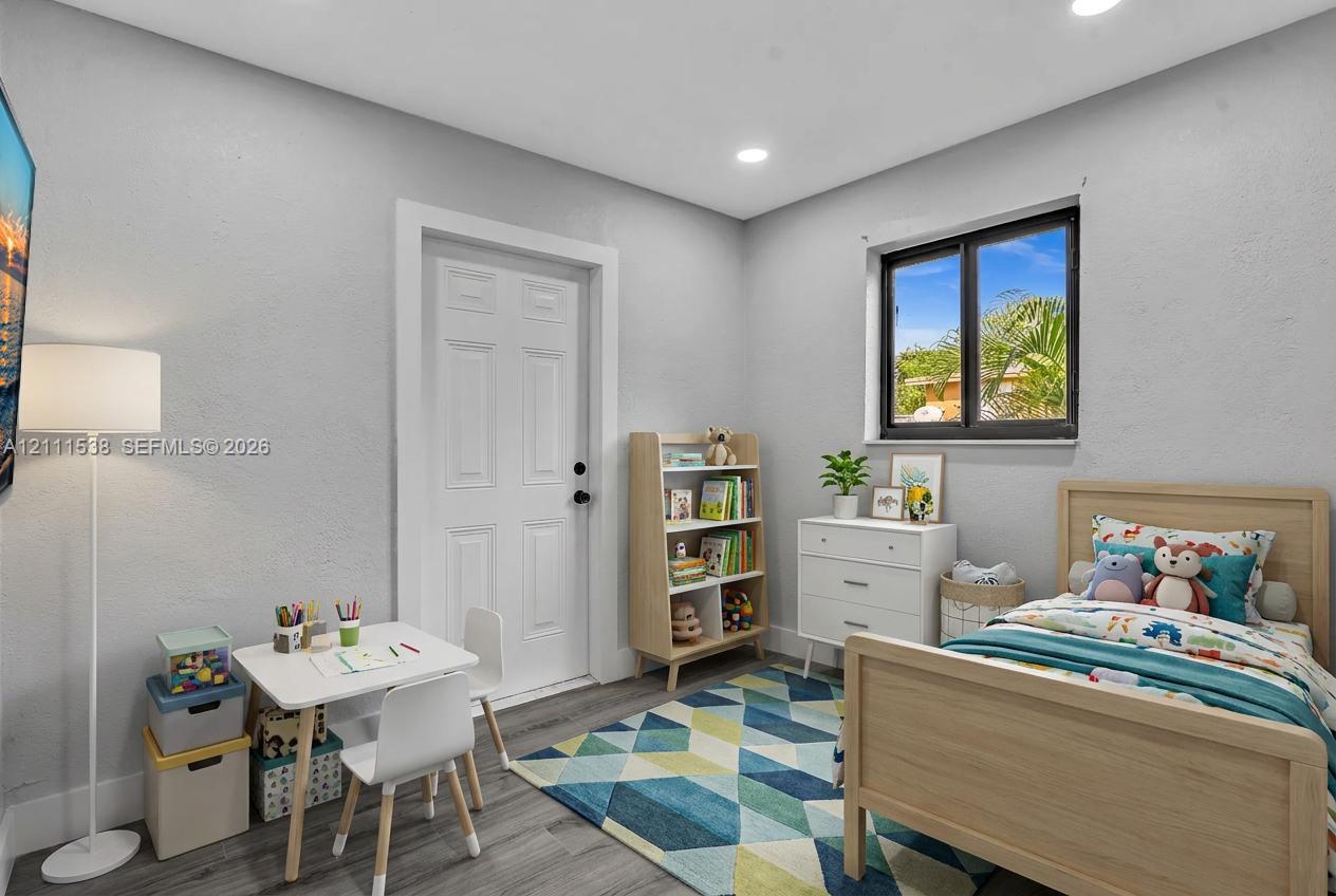 255 Ne 41st Street Property Photo 18