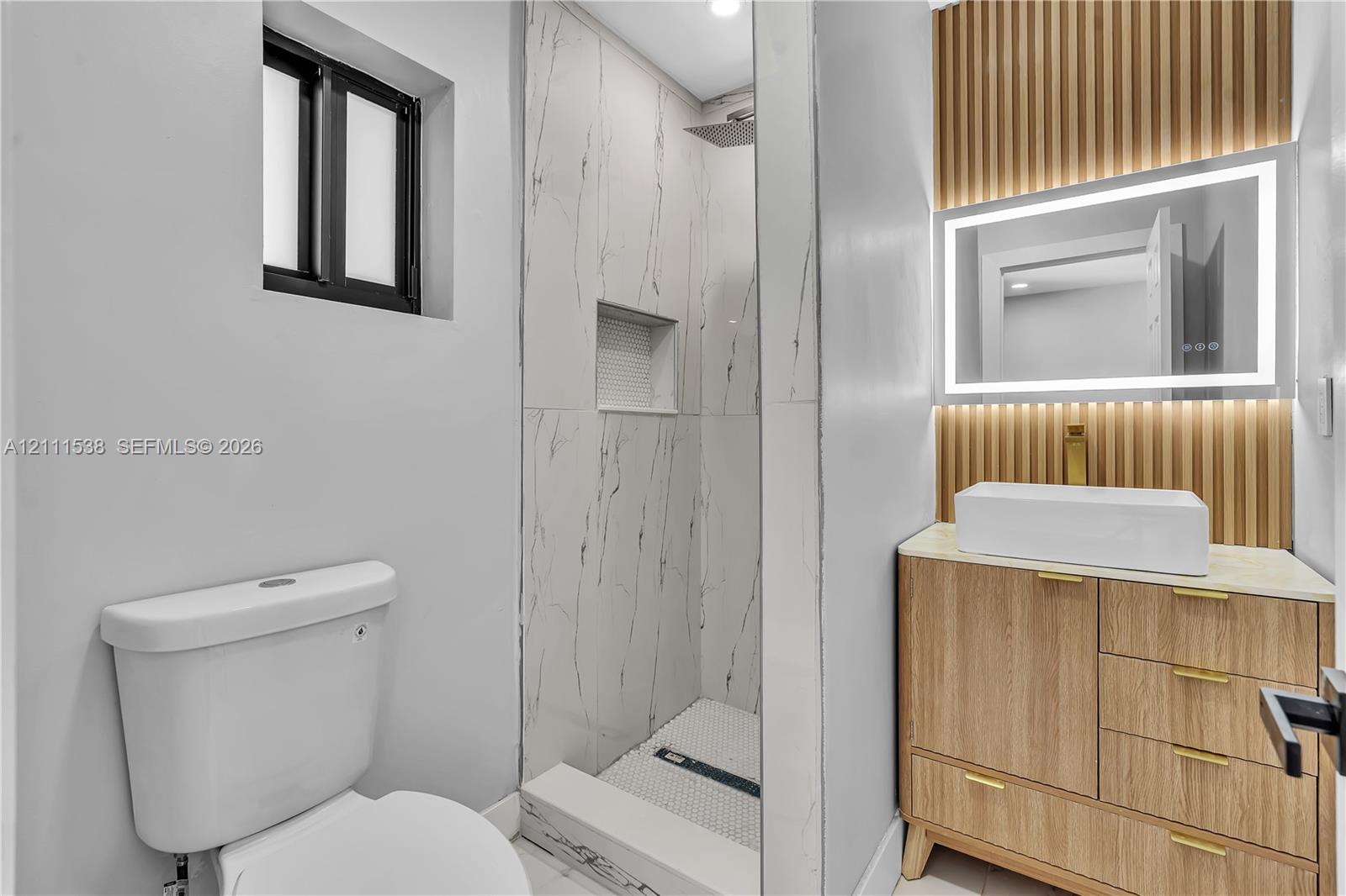255 Ne 41st Street Property Photo 19