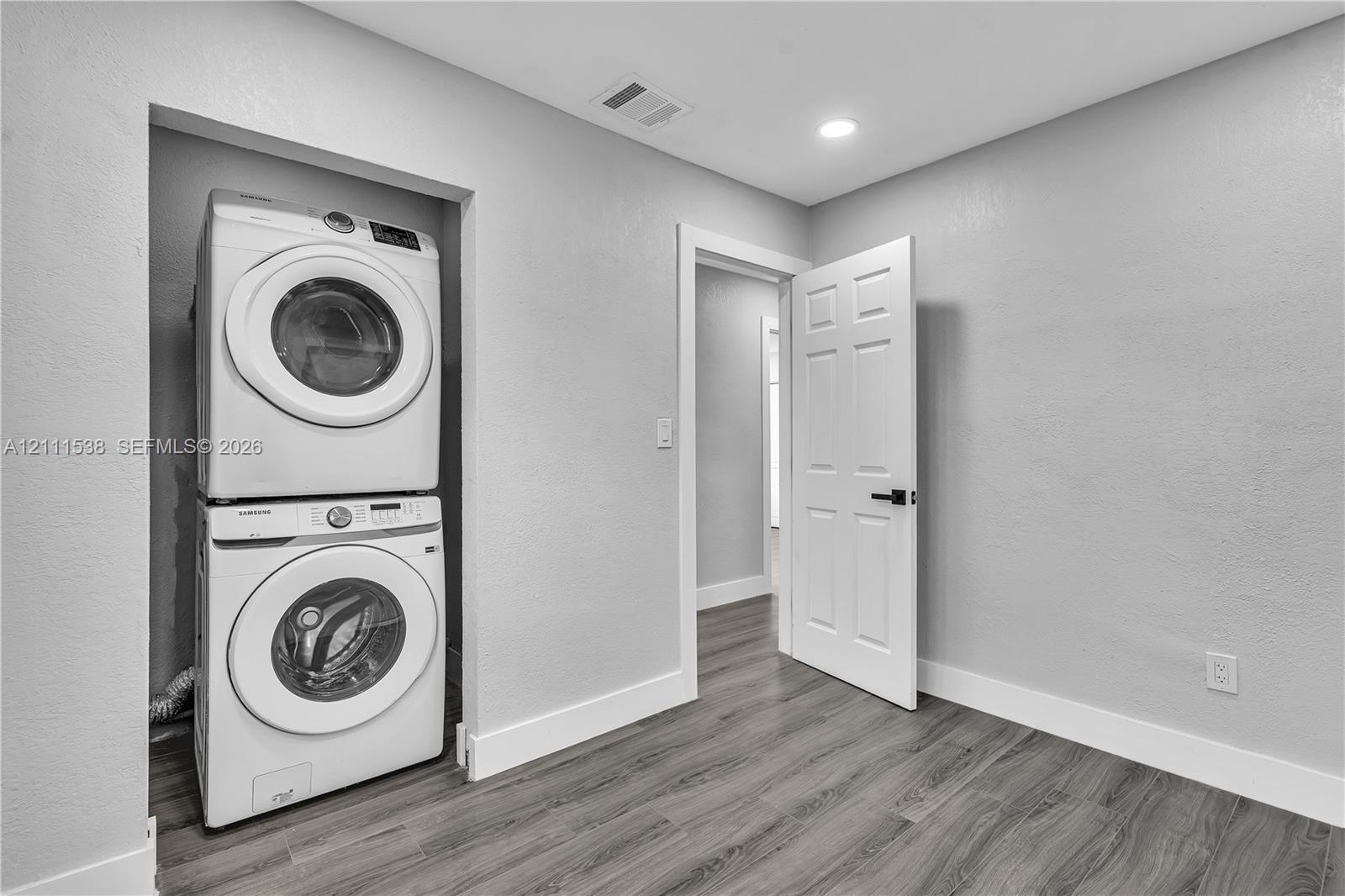 255 Ne 41st Street Property Photo 20