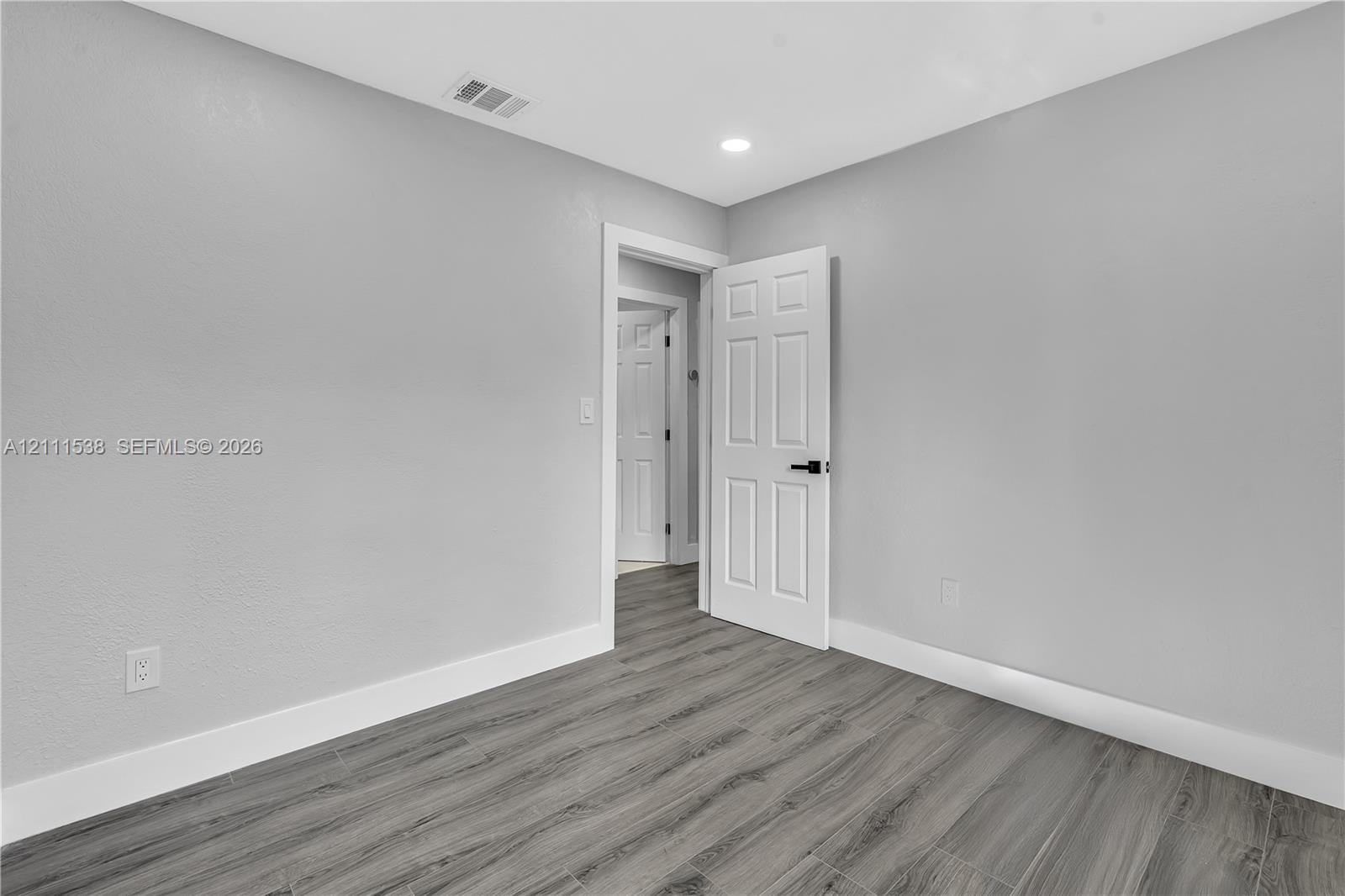 255 Ne 41st Street Property Photo 21