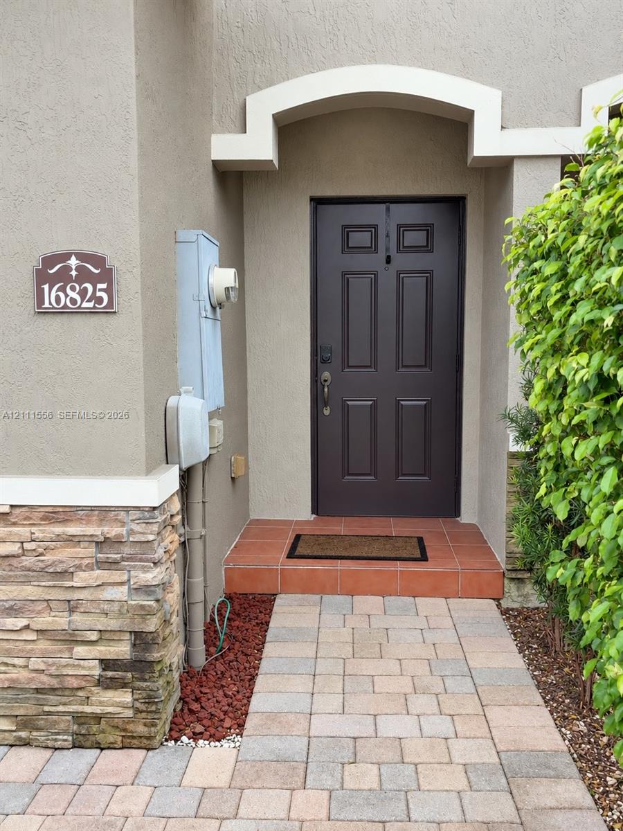 16825 Nw 14th Avenue Property Photo 1