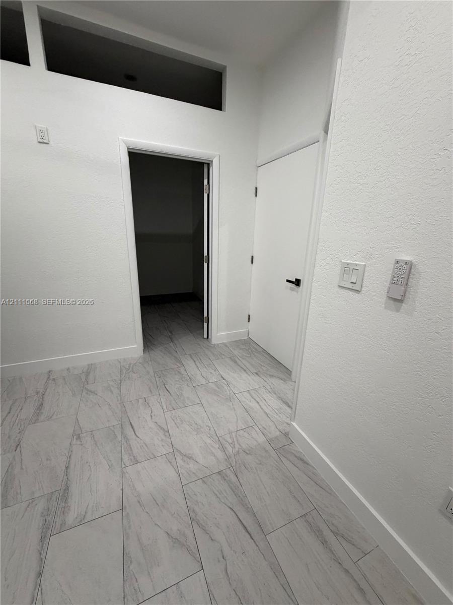 A12111568 Property Photo 6