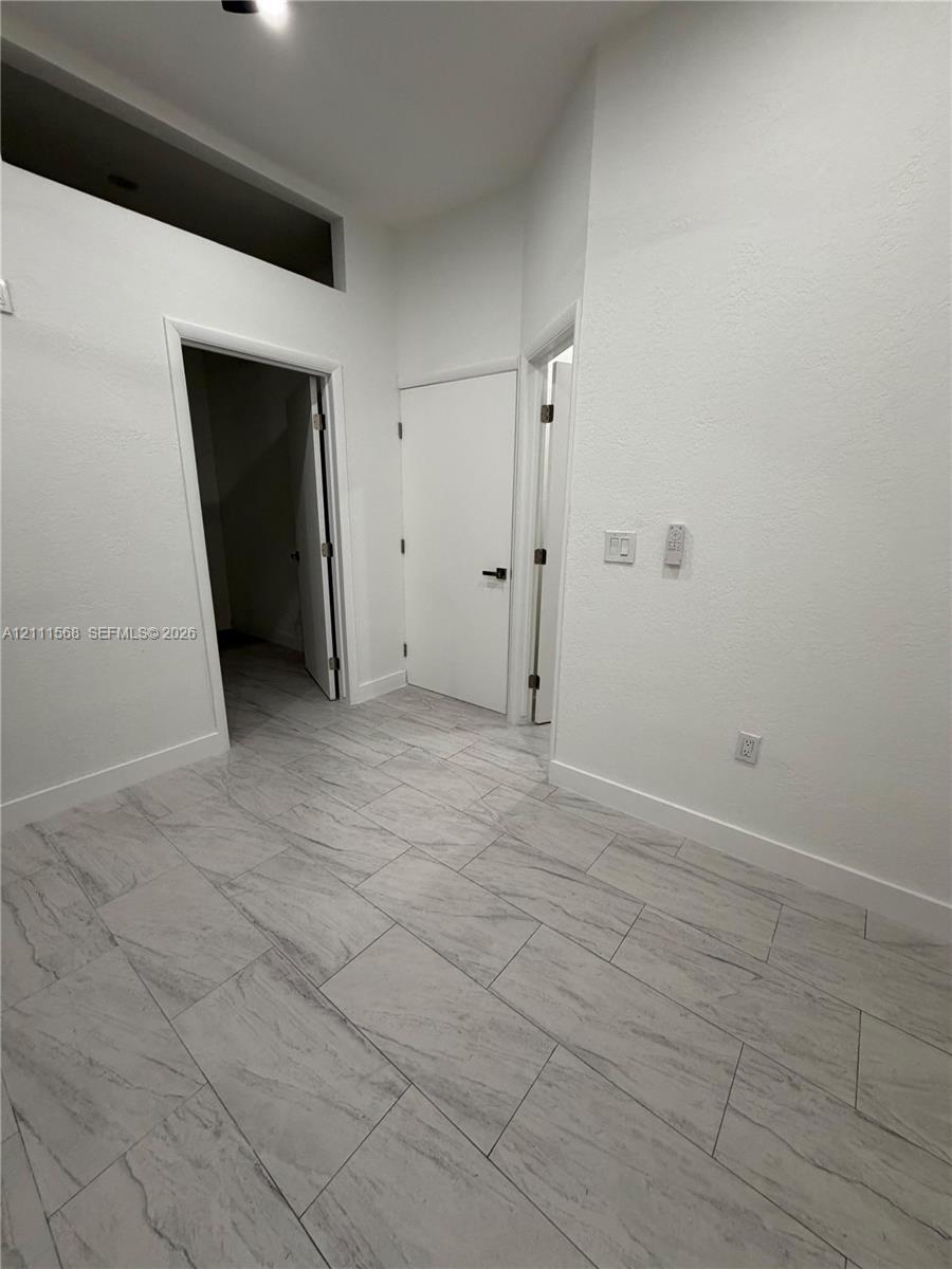 A12111568 Property Photo 8