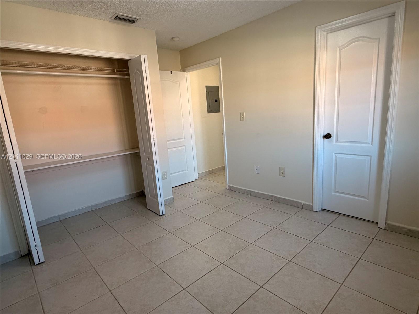2425 W 76th Street 204 Property Photo 9