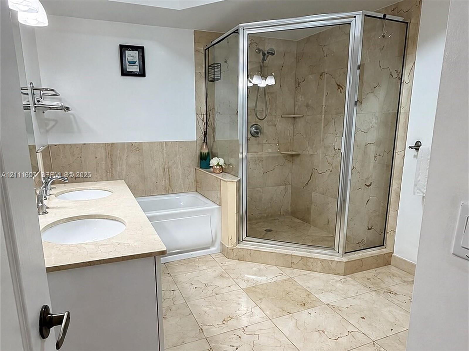 17555 Atlantic Boulevard Ph5 Property Photo 12