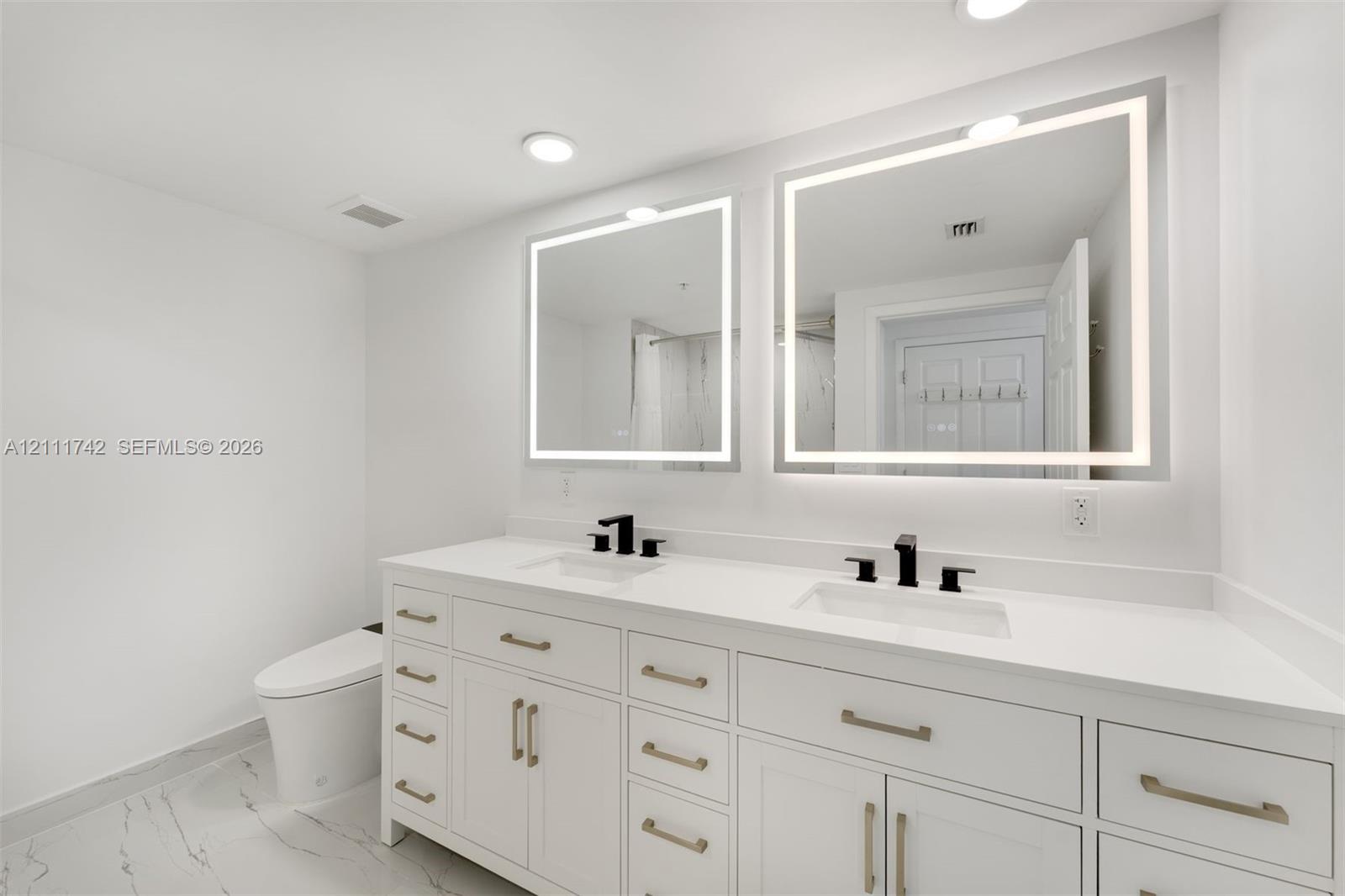 2000 N Bayshore Drive 619 Property Photo 16