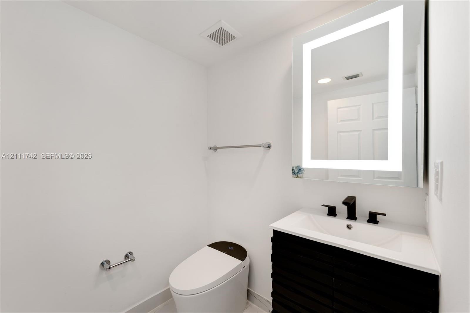 2000 N Bayshore Drive 619 Property Photo 21