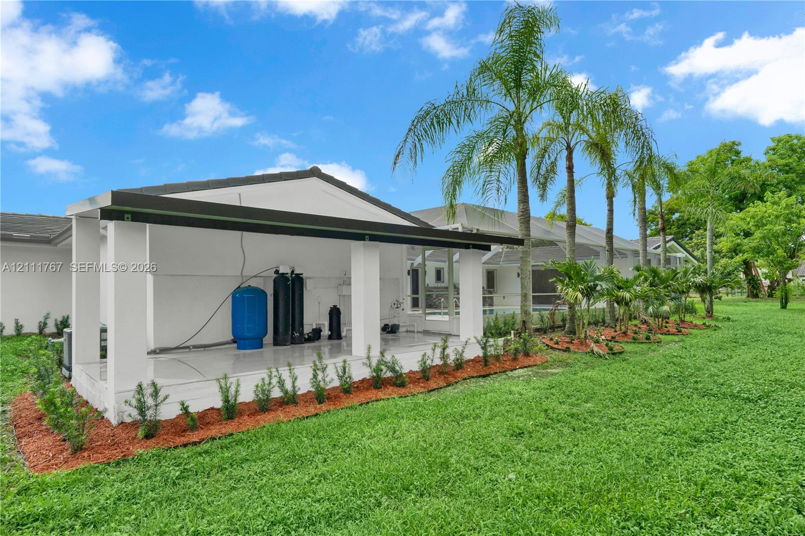 17640 Sw 52nd Court Property Photo 8