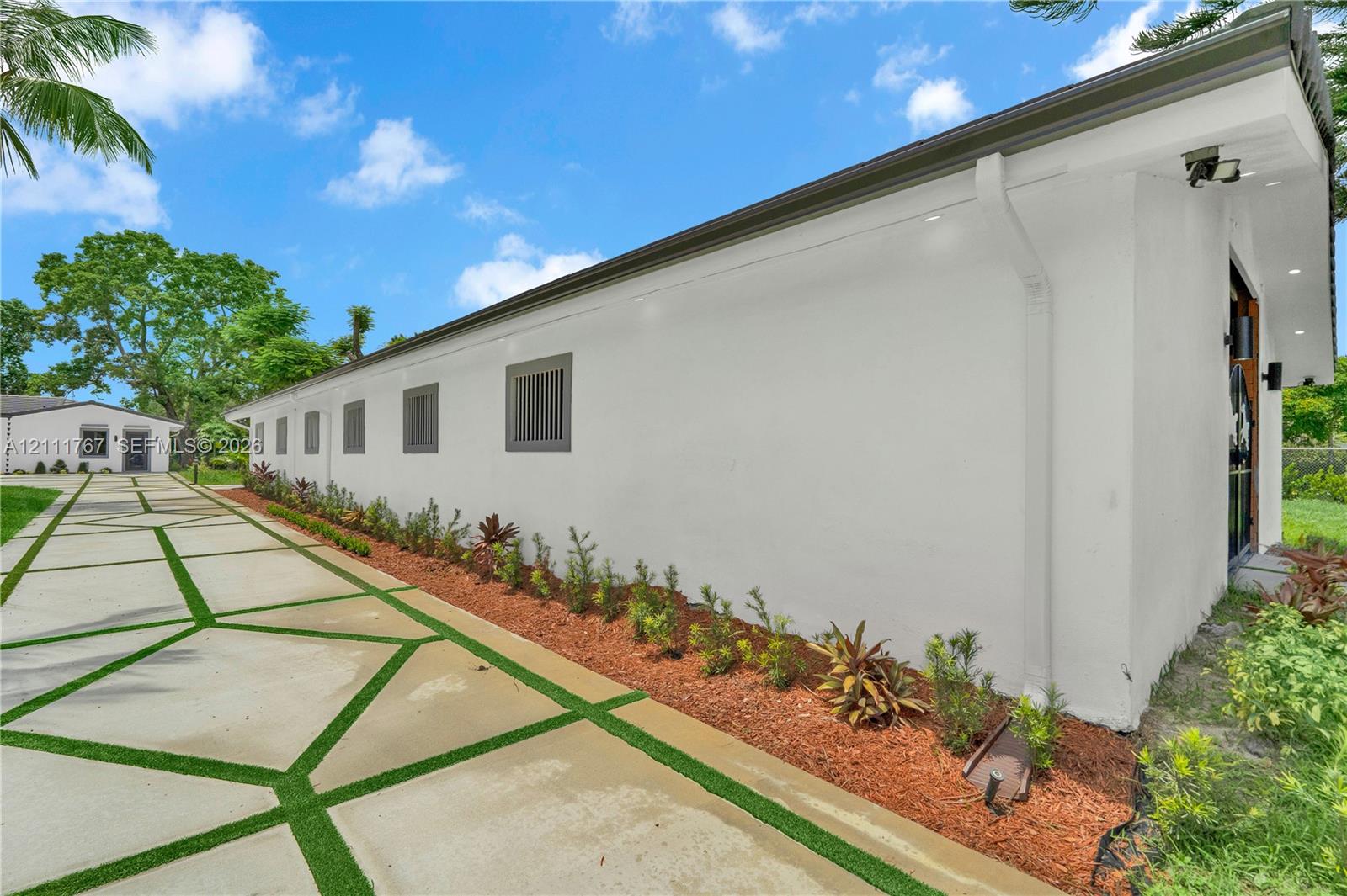17640 Sw 52nd Court Property Photo 72