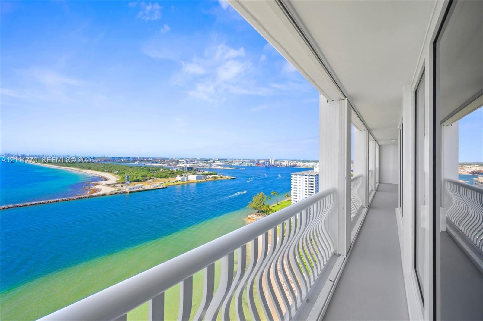 2200 S Ocean Lane 2204 Property Photo 17
