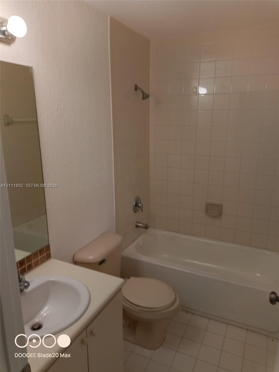 2910 Se 12th Road 203-29 Property Photo 8
