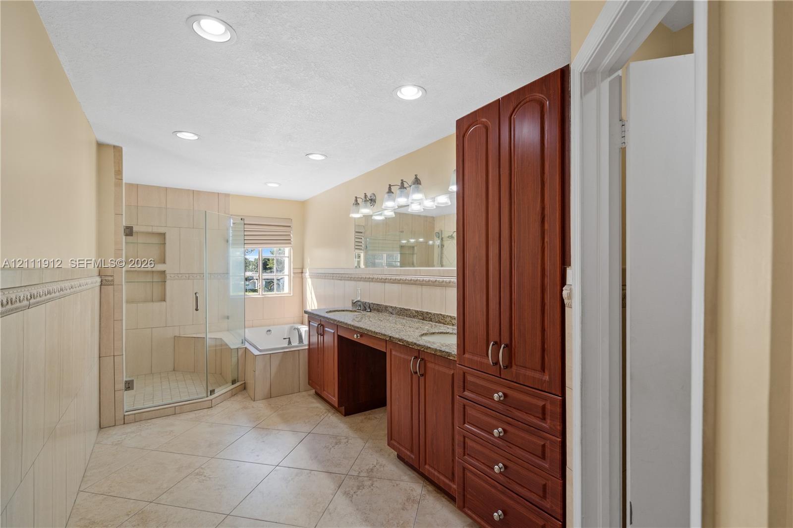 15681 Sw 147th Court Property Photo 6
