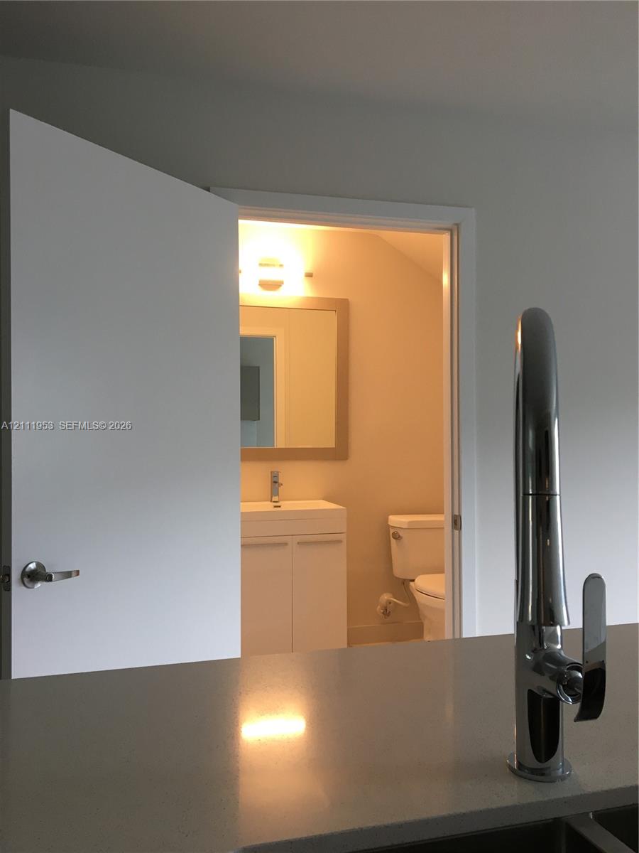 2535 Ne 193 Street 4104 Property Photo 14