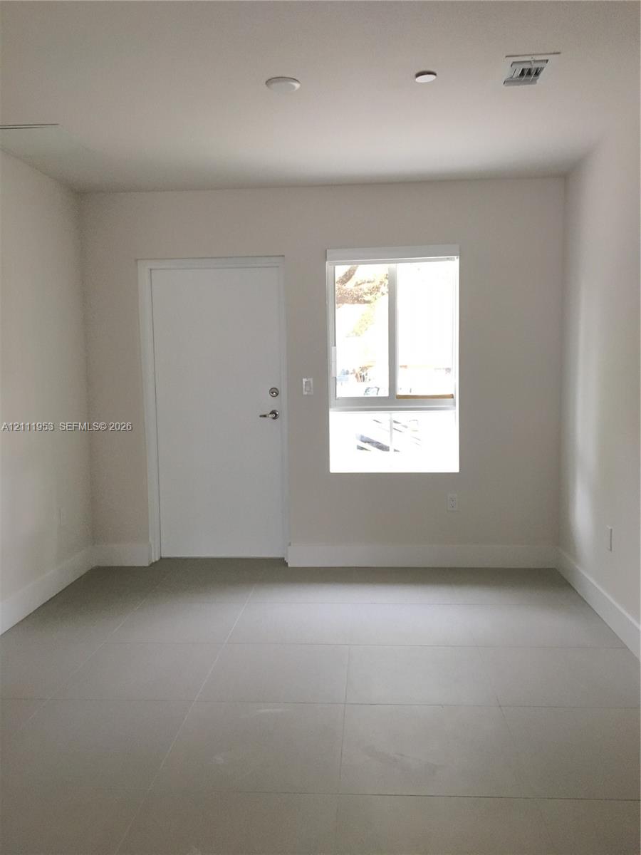 2535 Ne 193 Street 4104 Property Photo 24