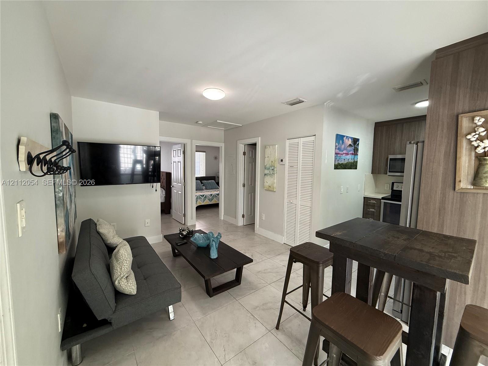 842 SW 14th Avenue 6 Property Photo 1