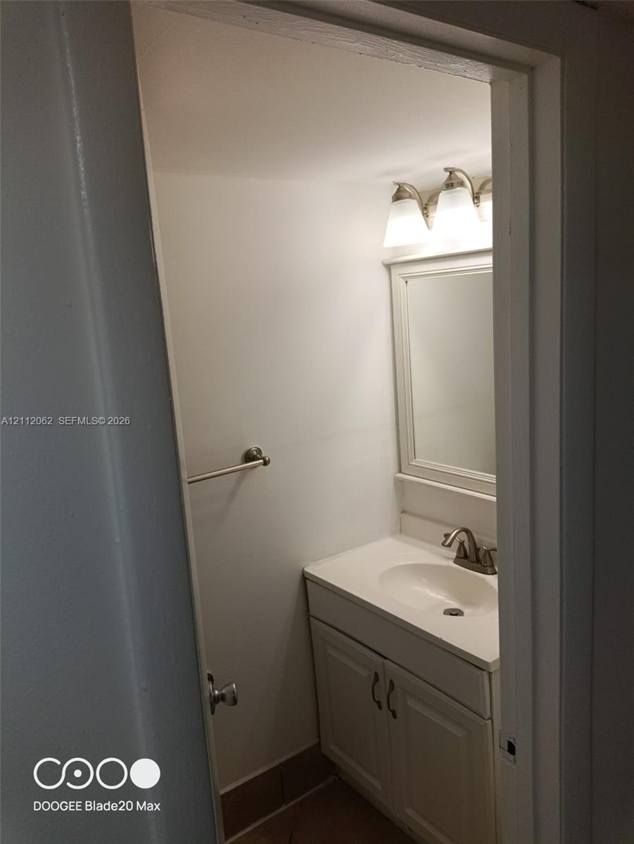 300112 Nw 68th Street 9g Property Photo 16