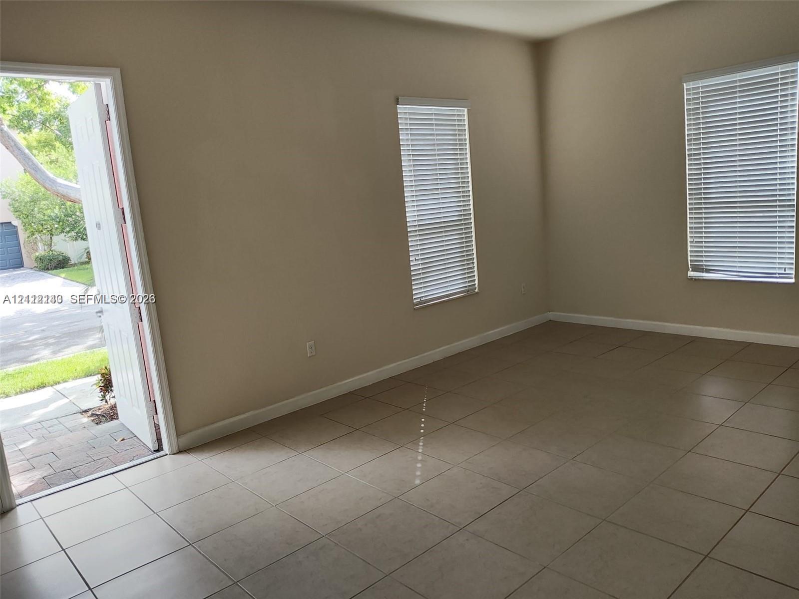 9157 Sw 170th Place Property Photo 2