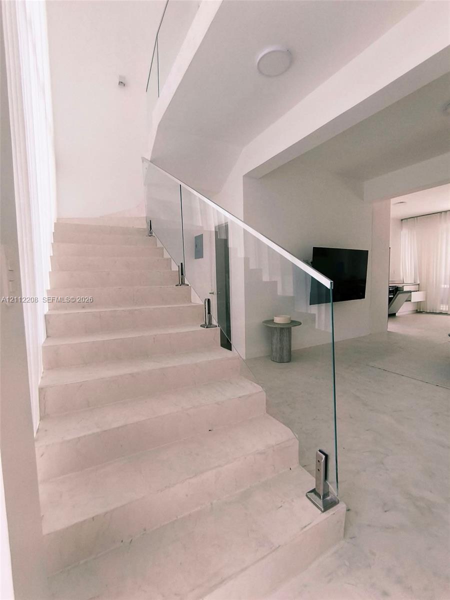 A12112208 Property Photo 14
