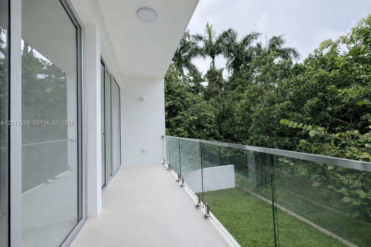A12112208 Property Photo 16