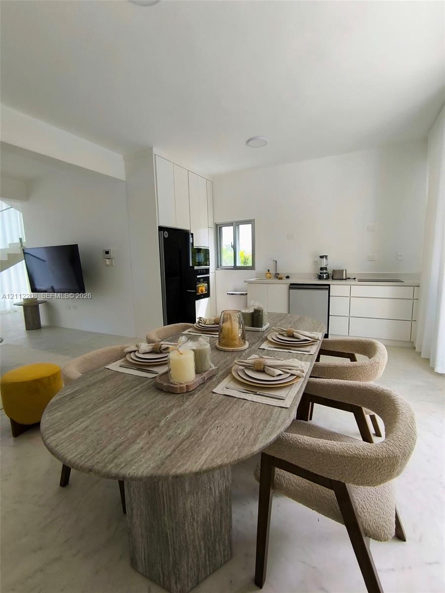 A12112208 Property Photo 23