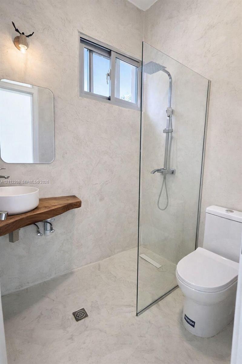 A12112208 Property Photo 34
