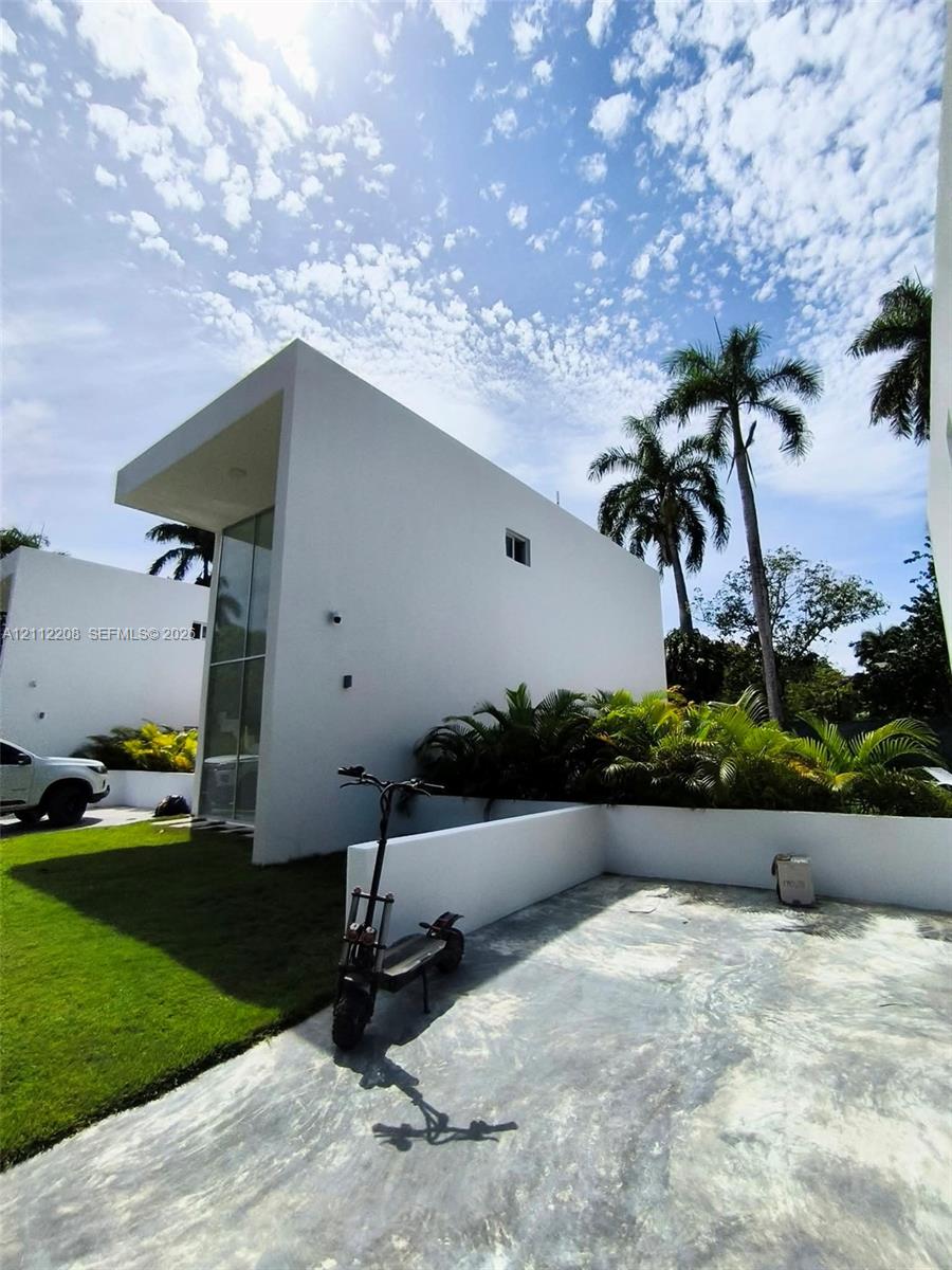 A12112208 Property Photo 43