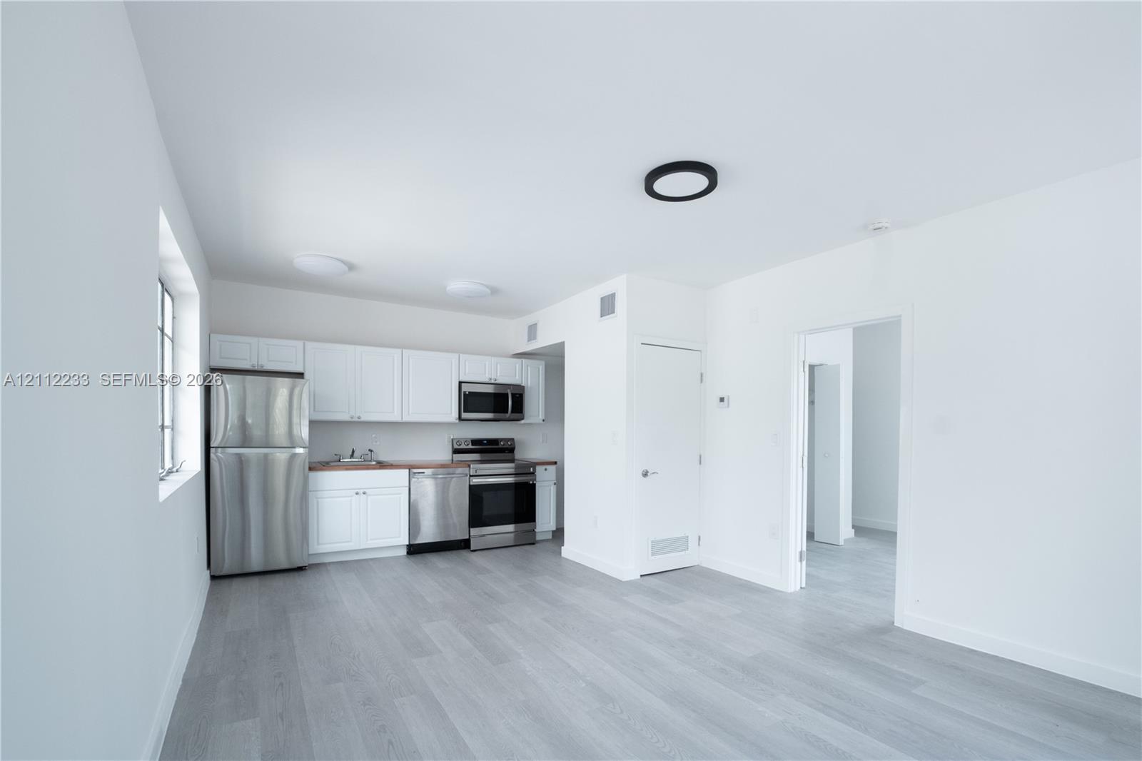 423 Ne 71st Street 3 Property Photo 2