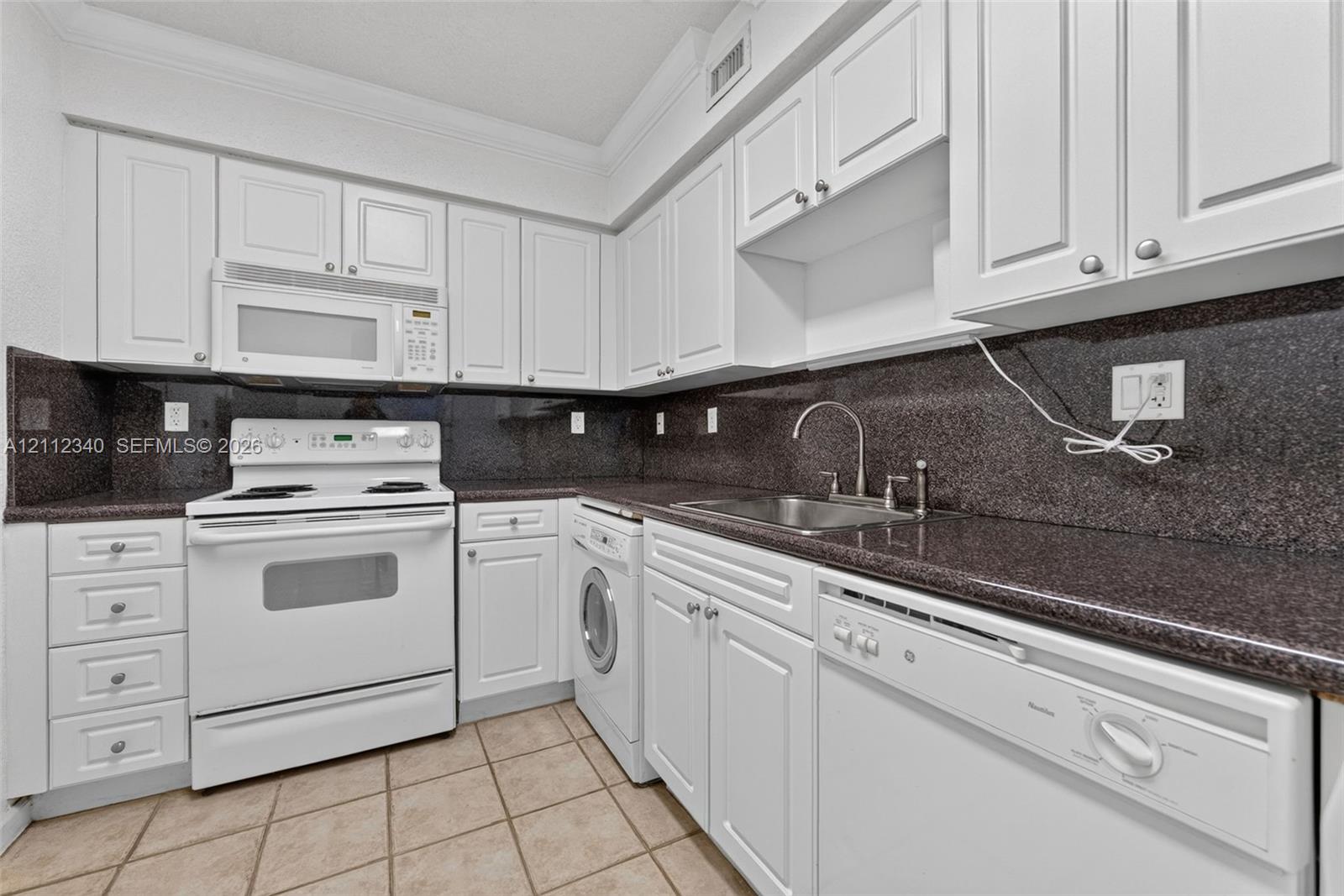 2501 S Ocean Drive 1407 Property Photo 7
