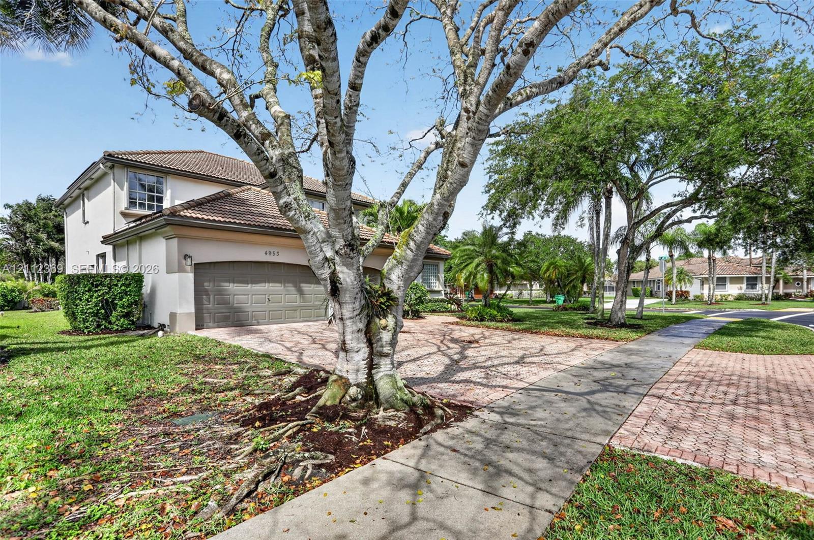 4953 Kensington Circle Property Photo 1