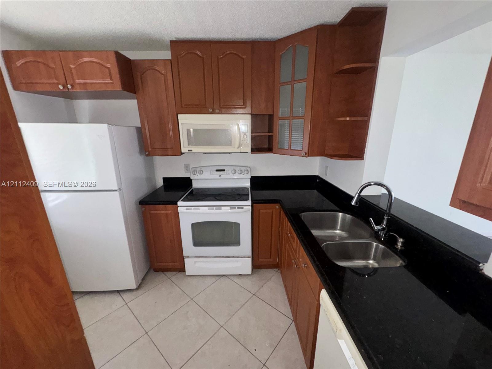 8740 N Sherman Circle 406 Property Photo 4
