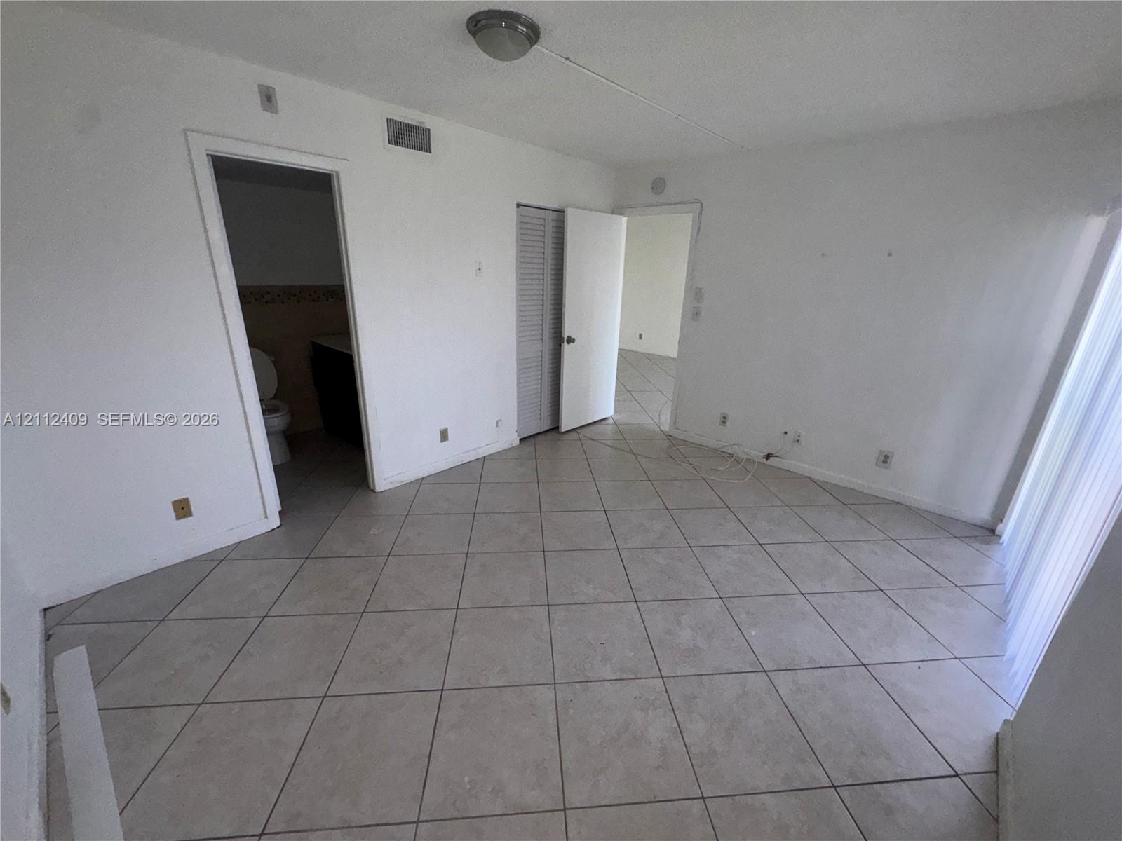 8740 N Sherman Circle 406 Property Photo 6