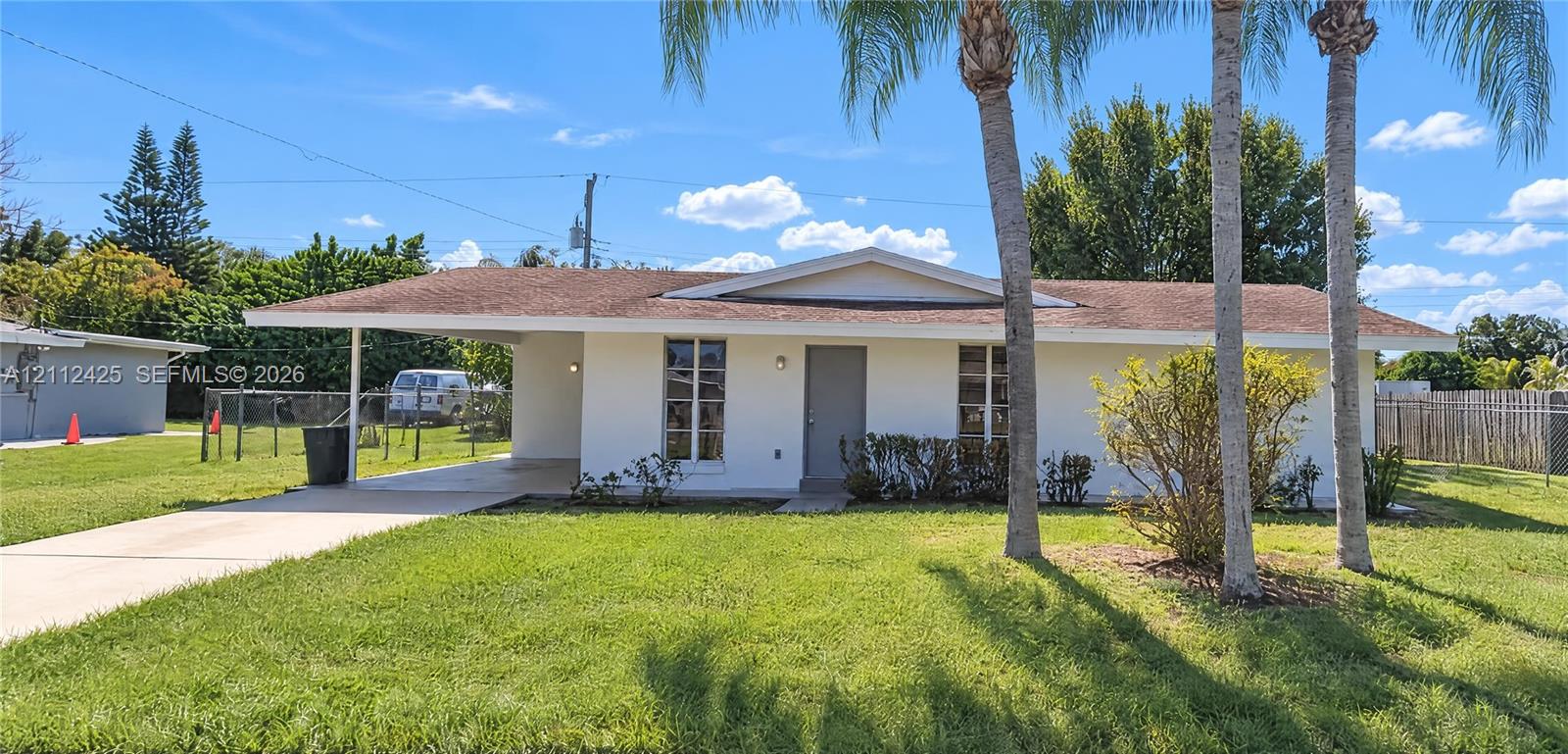 154 SE Soneto Court Property Photo 1