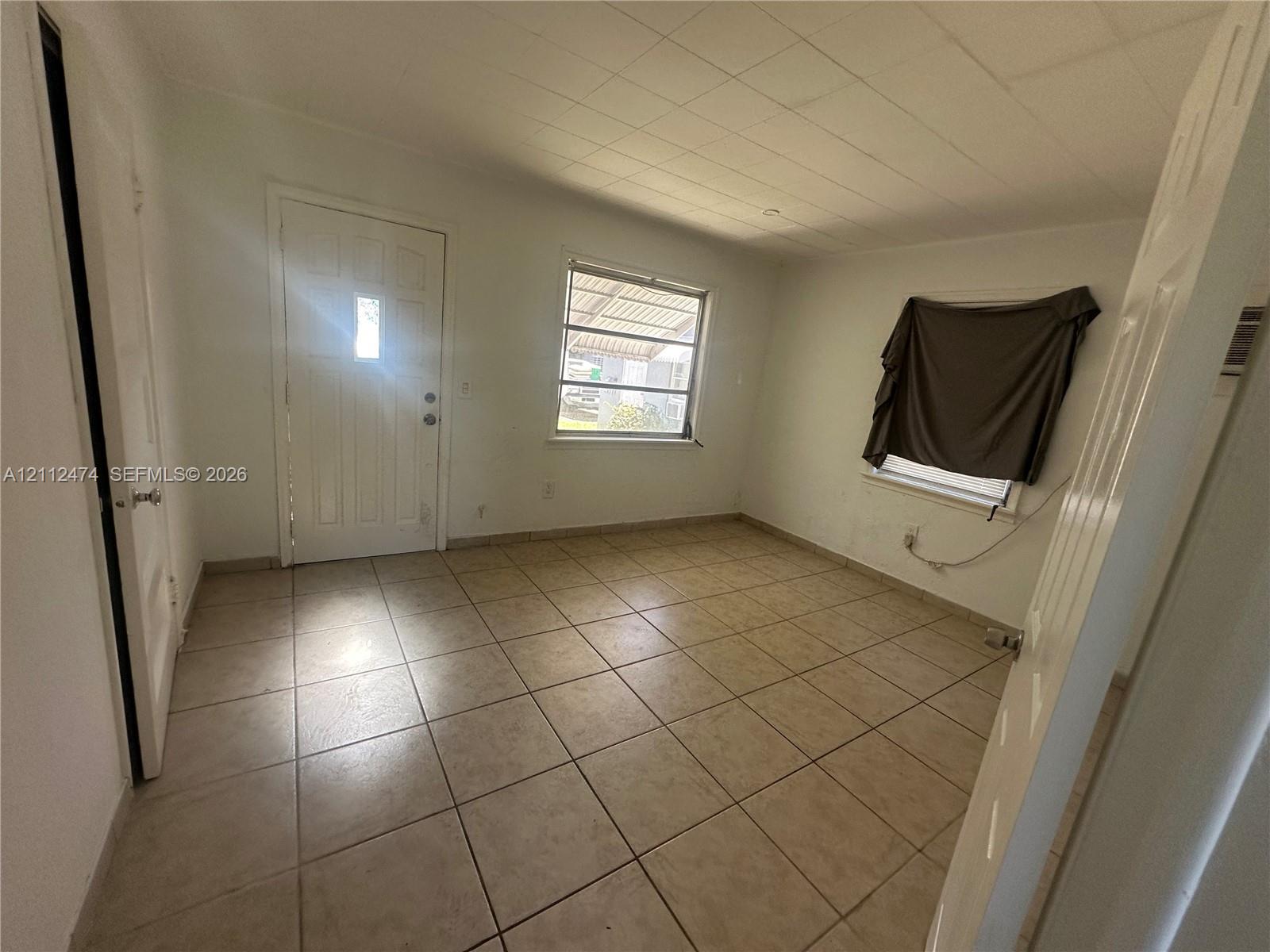 1271 Ne 32nd Street 1279 Property Photo 4
