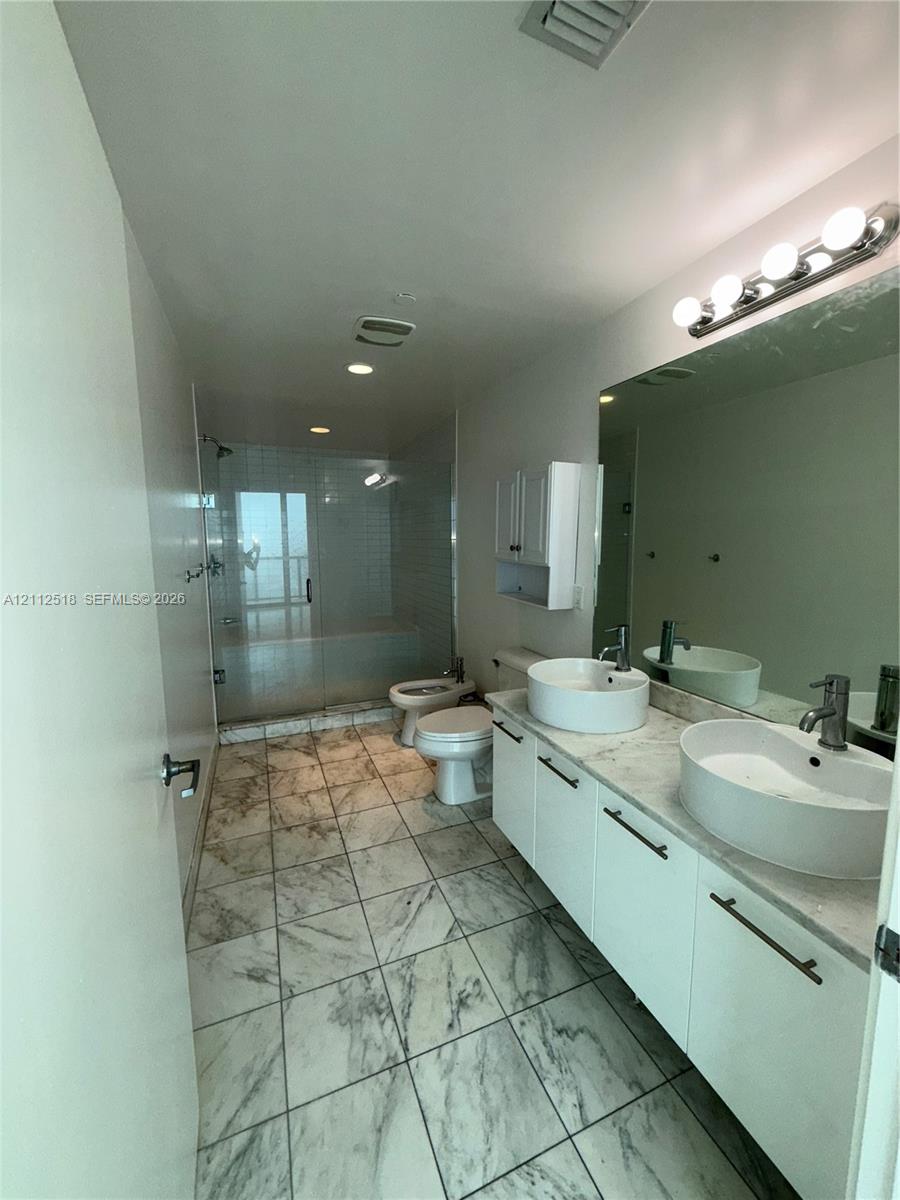 888 Biscayne Boulevard 2302 Property Photo 5