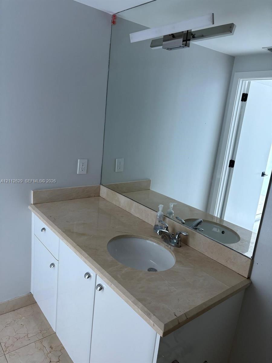 19400 Turnberry Way 612 Property Photo 12