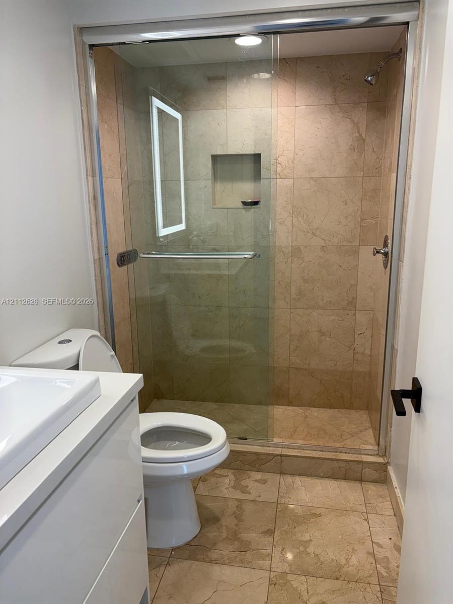 19400 Turnberry Way 612 Property Photo 16