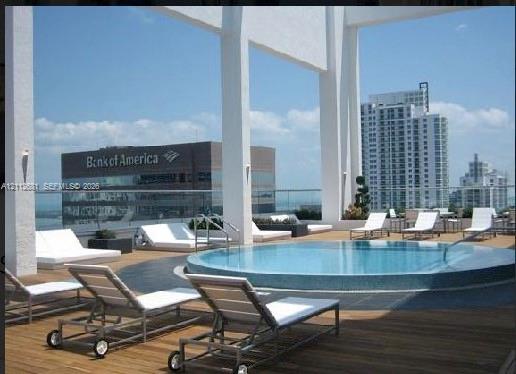 500 Brickell Avenue 600 Property Photo 1