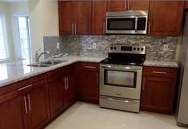 1921 Nw 46th Street Property Photo 2