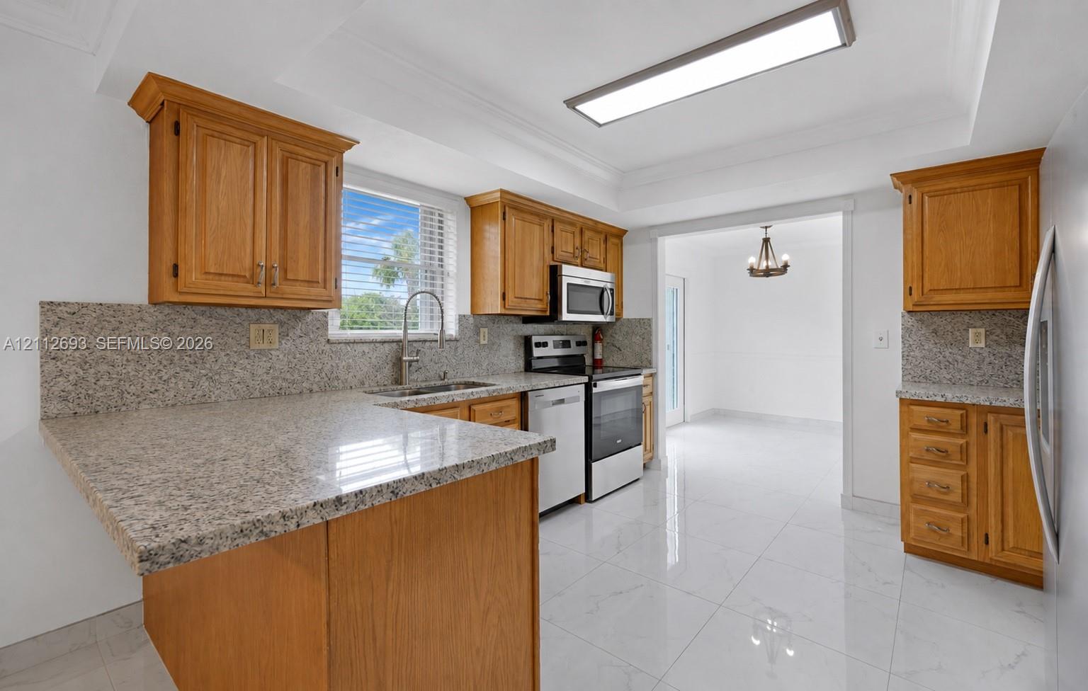 A12112693 Property Photo 5