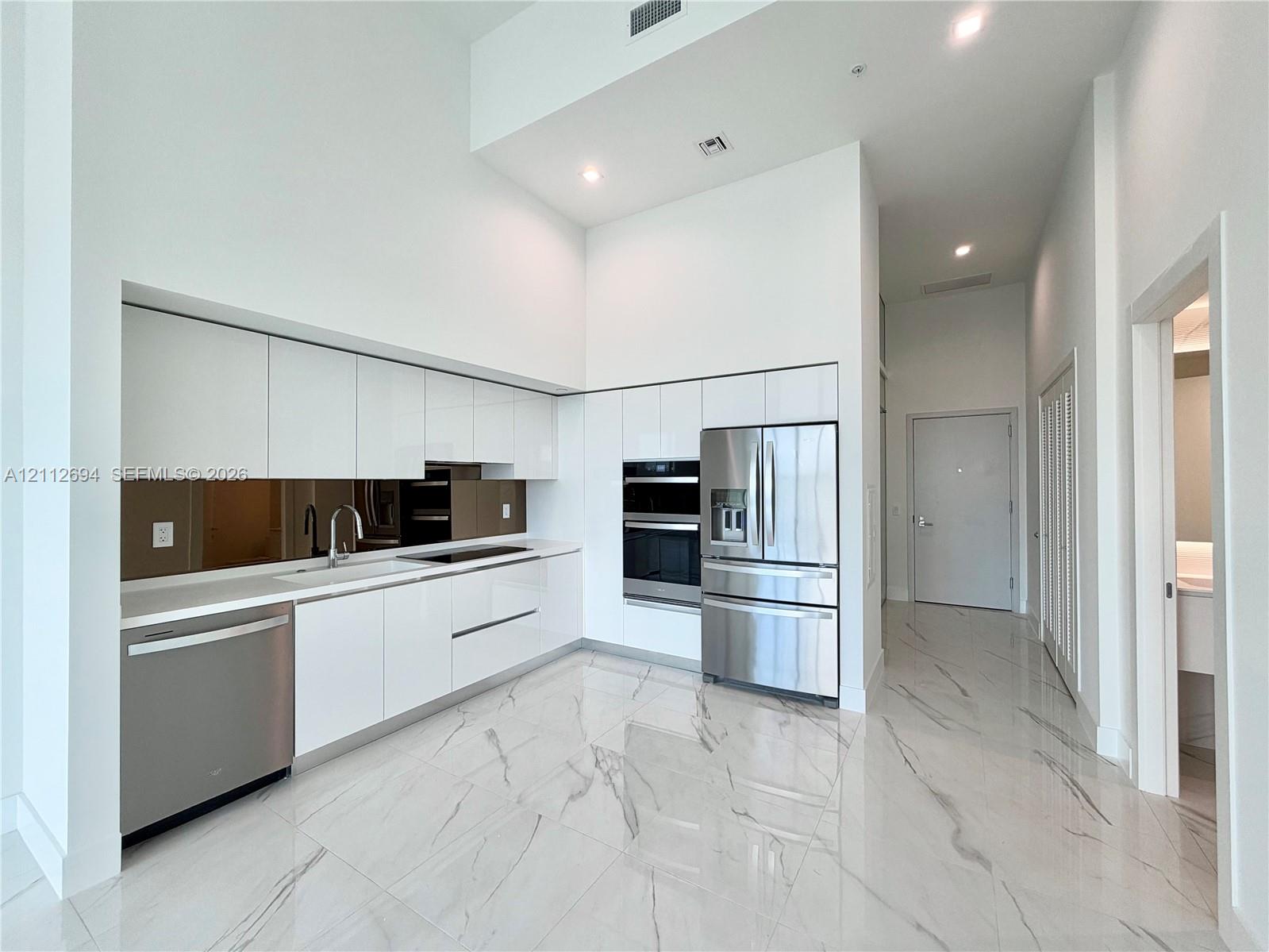 1170 E Hallandale Beach Boulevard 503 Property Photo 3