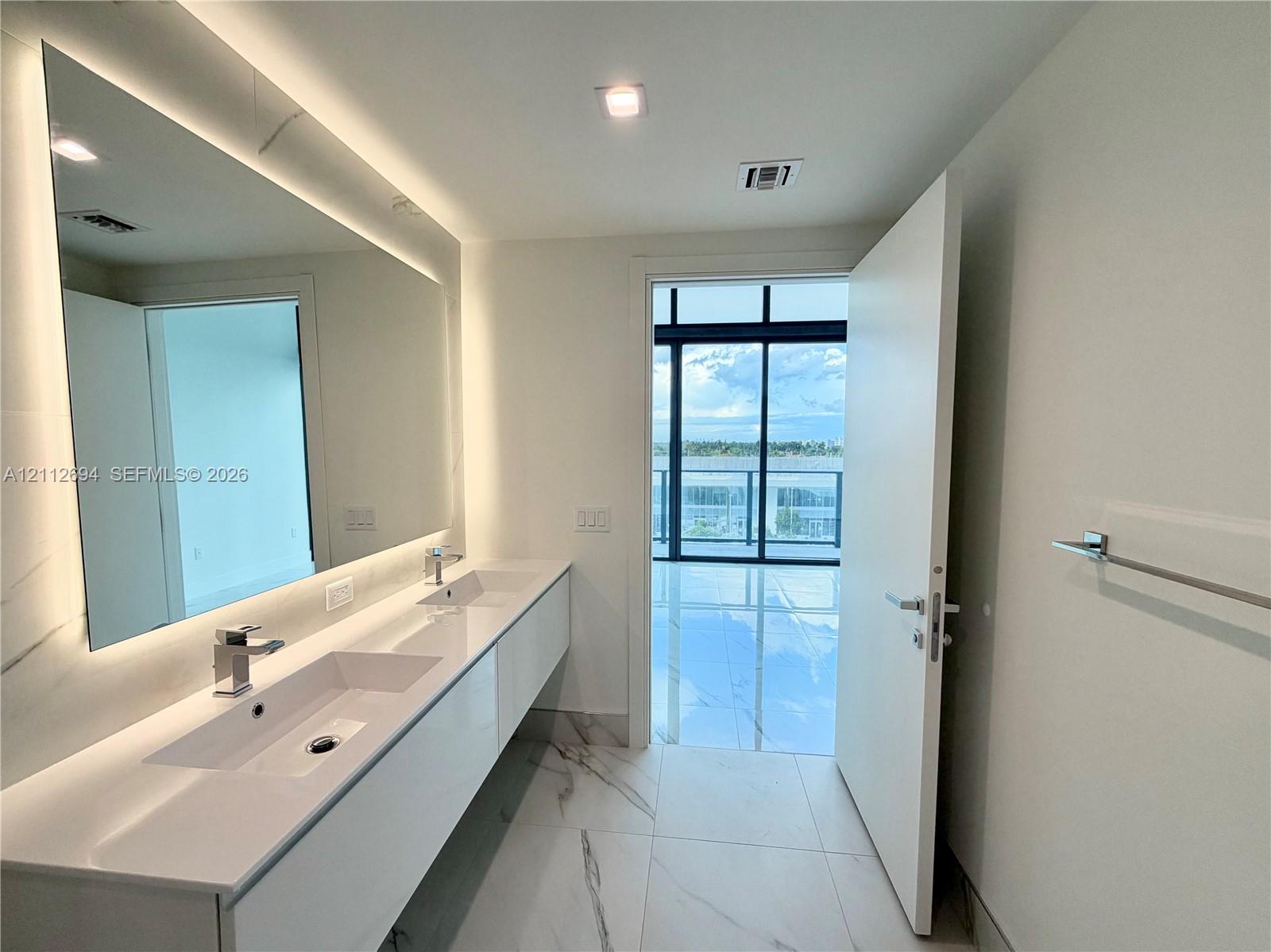1170 E Hallandale Beach Boulevard 503 Property Photo 11